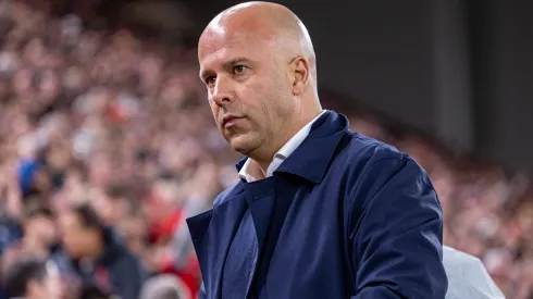 Arne Slot, durante o jogo do Liverpool contra o Bologna, nesta quarta (2). Photo by David Rawcliffe/Propaganda