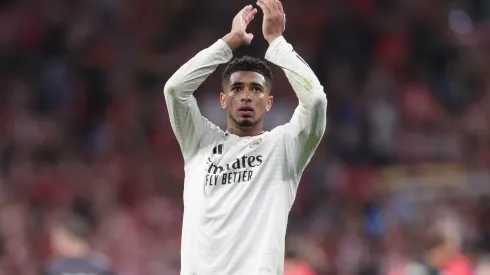 Bellingham, meia do Real Madrid, em clássico contra o Atlético por La Liga (Foto: Gonzalo Arroyo Moreno/Getty Images)