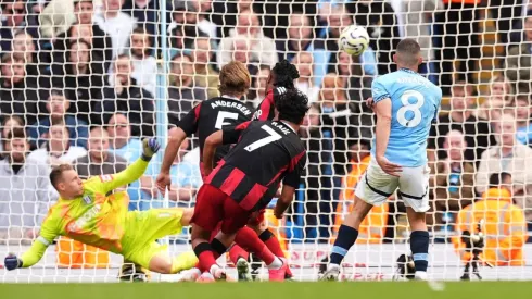 Mateo Kovacic (no centro) marca o primeiro gol do seu time na partida durante o jogo da Premier League no Etihad Stadium, em Manchester. (Foto: IMAGO / PA Images)
