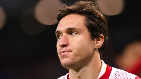 Arne Slot comenta sobre situação de Chiesa no Liverpool. Foto: IMAGO / Every Second Media