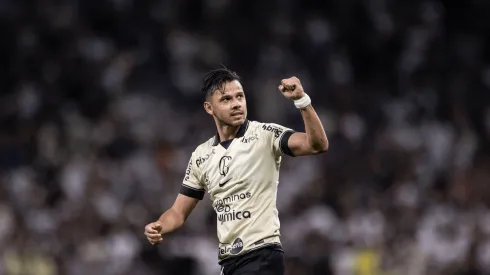 Comemoração do primeiro gol do Corinthians, marcado por Romero, durante a partida entre Corinthians x Internacional realizada na Neo Química Arena. Foto: Marco Galvão/Fotoarena - Alamy