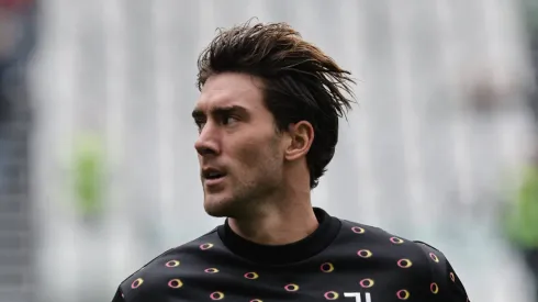 Alvo do Arsenal, Vlahovic abre conversa sobre renovação com a Juventus.