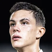 Duas grandes potências do futebol inglês estudam oferta por João Pedro Chermont, do Santos