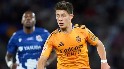 Meia turco perdeu espaço com Carlo Ancelotti (Foto: Juan Manuel Serrano Arce/Getty Images)