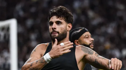 Yuri Alberto, do Corinthians, destaca boa química com Memphis Depay.