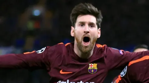 Messi com a camisa do Barcelona.