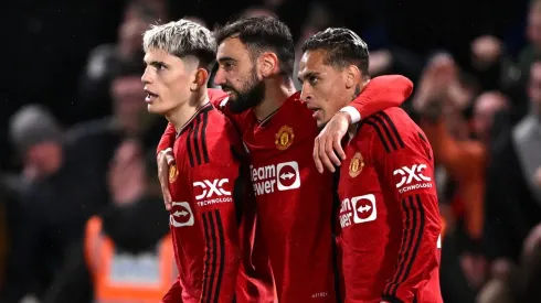 Astro do Manchester United está insatisfeito com Ten Hag e se oferece ao Barcelona.