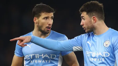 Real Madrid busca zagueiro de forma urgente e ídolo do Manchester City pode chegar (Photo by Chris Brunskill/Getty Images)