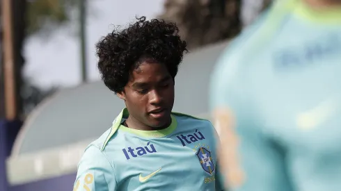 Endrick começa no banco de reservas. Foto: Rafael Ribeiro/CBF