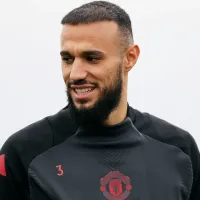 Mazraoui pode ser desfalque no Manchester United após se sentir mal