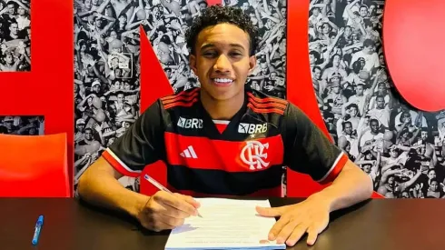 Enzo chegou ao Flamengo em 2019, aos 11 anos (Foto: Divulgação/CRF)
