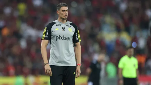 Matheus Bachi, ex-auxiliar técnico do Flamengo. (Photo by Lucas Figueiredo/Getty Images)