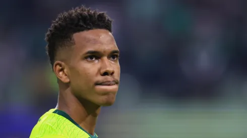 Estêvão em partida pelo Palmeiras
