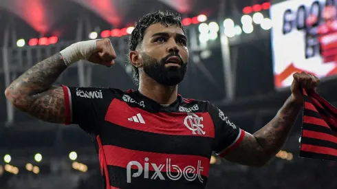 Em entrevista recente à FlaTV, Gabigol expressou sua empolgação com o projeto, mencionando o desejo de marcar o primeiro gol na nova arena. O terreno no Gasômetro foi oficialmente entregue ao clube, e as obras devem ser concluídas até 2029. (Foto: Thiago Ribeiro/AGIF)