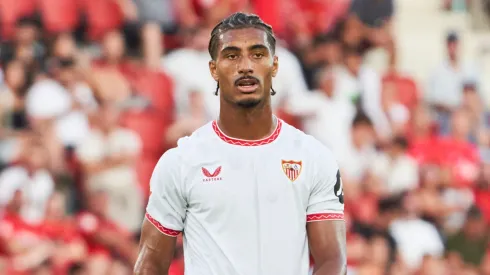 Badé está no radar do Liverpool (Foto: Rafa Babot/Getty Images)