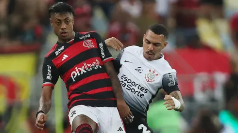 Pesquisa aponta os cinco times mais "prejudicados" pelo VAR no Brasileirão. (Photo by Wagner Meier/Getty Images)