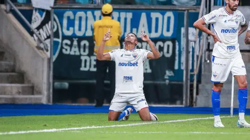 Hércules comemora seu gol no duelo entre Grêmio e Fortaleza, no dia 05 de outubro de 2024. (Sipa US / Alamy Stock Photo)