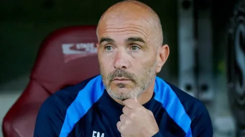 Enzo Maresca, treinador do Chelsea, comenta sobre futuro de atacante. foto:<br />
IMAGO / Sports Press Photo