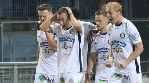 O atacante dinamarquês Mika Biereth, atualmente no Sturm Graz, expressou seu desejo de retornar ao Arsenal, clube que o revelou. (Foto: IMAGO / GEPA pictures)