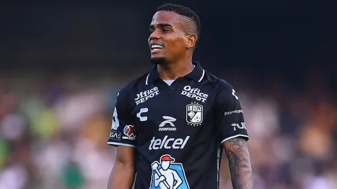 Edgar Guerra em partida contra o Pumas