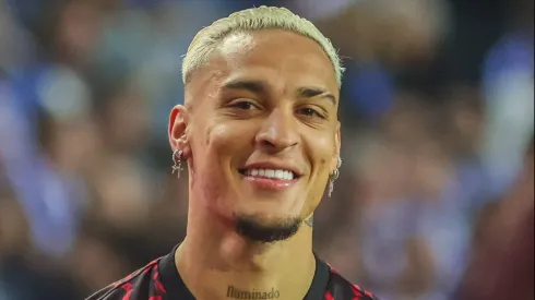 John Textor pode fechar troca de jogadores com o Manchester United por Antony. (Foto: Imago)