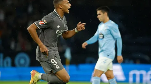 Mbappé comemora seu gol na vitória do Real Madrid sobre o Celta de Vigo, no dia 19 de outubro de 2024. (Associated Press / Alamy Stock Photo)