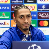 Raphinha reflete sobre bom momento no Barcelona e agradece Neymar