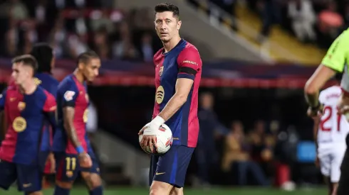 Lewandowski em ação na partida entre Barcelona e Sevilla, no dia 20 de outubro de 2024. (Associated Press / Alamy Stock Photo)