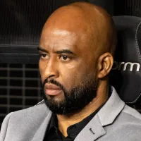 Volante promissor do Corinthians renova contrato com multa alta após interesse do Grupo City