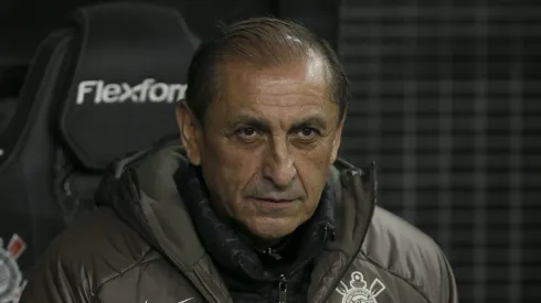 Corinthians terá que arcar com salário de R$ 1,5 milhão por substituto de Ramón Díaz.