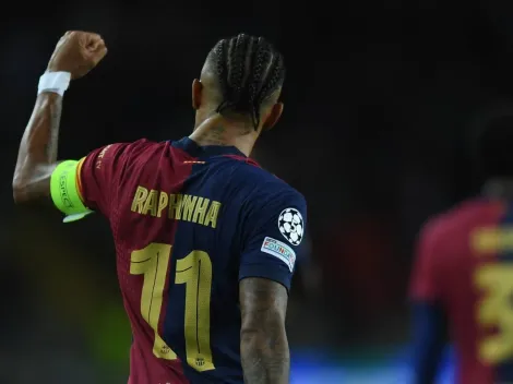Raphinha brilha com hat-trick e Barcelona goleia o Bayern
