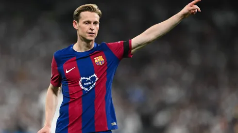 MADRID, SPAIN - APRIL 21: Frenkie de Jong of FC Barcelona reacts during the LaLiga EA Sports match between Real Madrid CF and FC Barcelona at Estadio Santiago Bernabeu on April 21, 2024 in Madrid, Spain. (Photo by David Ramos/Getty Images) (Photo by David Ramos/Getty Images)