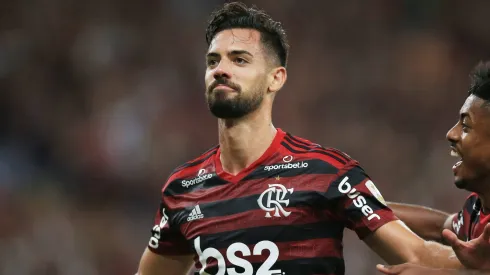 Flamengo aprova a volta de Pablo Marí, mas acordo depende de uma condição (Photo by Buda Mendes/Getty Images)