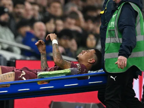 Savinho sai de campo chorando e de maca