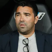 Deco quer assinar mais três contratos no Barcelona, mas um jogador pode ficar de fora dos planos