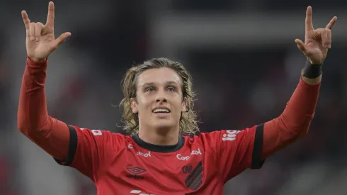 Clube do Brasileirão quer dar chapéu no Boca Juniors e anunciar Canobbio, do Athletico-PR. (Foto: Imago)