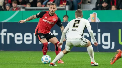 Aleix Garcia durante a partida entre Bayer Leverkusen e Elversberg, no dia 29 de outubro de 2024. (dpa picture alliance / Alamy Stock Photo)