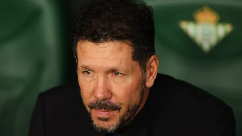SEVILLE, SPAIN - OCTOBER 27: Diego Simeone, Head Coach of Atletico de Madrid, looks on prior to the LaLiga match between Real Betis Balompie and Atletico de Madrid at Estadio Benito Villamarin on October 27, 2024 in Seville, Spain. (Photo by Fran Santiago/Getty Images)