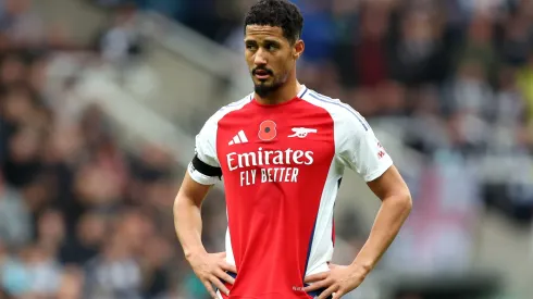 NEWCASTLE UPON TYNE, ENGLAND – NOVEMBER 02: William Saliba of Arsenal looks on during the Premier League match between Newcastle United FC and Arsenal FC at St James' Park on November 02, 2024 in Newcastle upon Tyne, England. (Photo by George Wood/Getty Images)