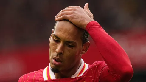 O Liverpool está de olho no jovem defensor Cristhian Mosquera, do Valencia, como um potencial substituto para Virgil van Dijk, que pode deixar o clube em breve. (Foto: IMAGO / NurPhoto)