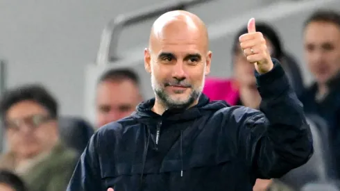 Pep Guardiola, treinador do Manchester City, pode aprovar contratação no clube. foto: IMAGO / Pro Sports Images