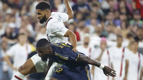 Real Madrid e Milan se enfrentam em uma aguardada partida da Liga dos Campeões, relembrando confrontos épicos e exibindo um total de 22 títulos europeus entre si. (Foto: IMAGO / ZUMA Press Wire)