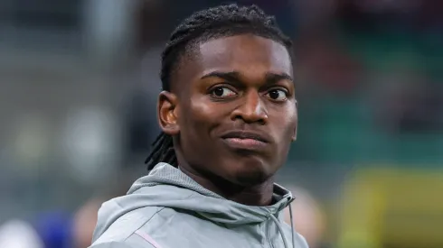 Rafael Leão, jogador do Milan, é um dos alvos do Barcelona.