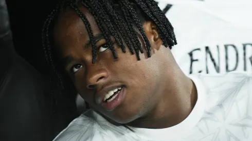 eal Madrid perde para o Milan e Endrick tem atitude inusitada do banco.