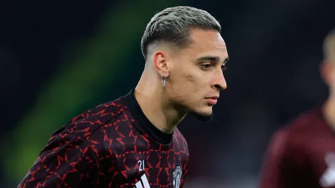 Antony pede para deixar o Manchester United por falta de minutos.