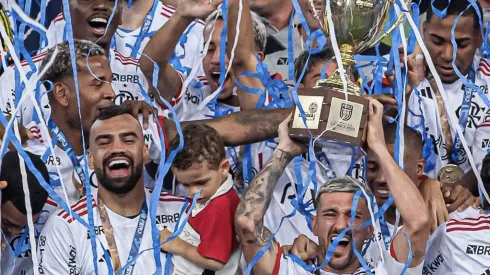 Desde que se firmou como titular, Evertton Araújo conquistou o apoio da torcida rubro-negra e chamou a atenção do Flamengo. (Foto: Divulgação /Instagram)