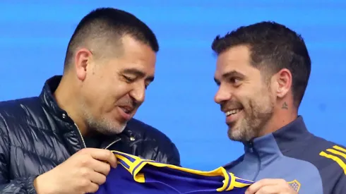 O Boca Juniors se prepara para uma reformulação profunda, liderada pelo técnico Fernando Gago e monitorada de perto pelo vice-presidente Juan Román Riquelme. (Foto: Marcos Brindicci/Getty Images)