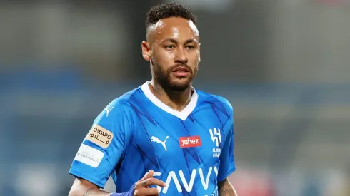 Estafe de Neymar conversa com gigante inglês e craque pode voltar à Europa (Photo by Yasser Bakhsh/Getty Images)