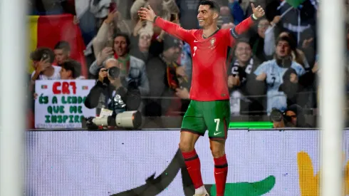 Cristiano Ronaldo comemora um de seus gols na vitória de Portugal sobre a Polônia, no dia 16 de novembro de 2024. (Sipa US / Alamy Stock Photo)