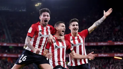 Ruben Amorim enfrenta desafios no comando do Manchester United, enquanto o Aston Villa, liderado por Unai Emery, se destaca na corrida por Oihan Sancet, uma promessa espanhola. (Foto: Juan Manuel Serrano Arce/Getty Images)